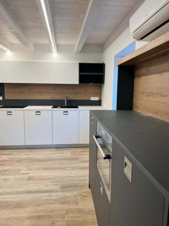 Absentia 1763 Garda Boutique Home - Lake Front Brenzone sul Garda Ngoại thất bức ảnh