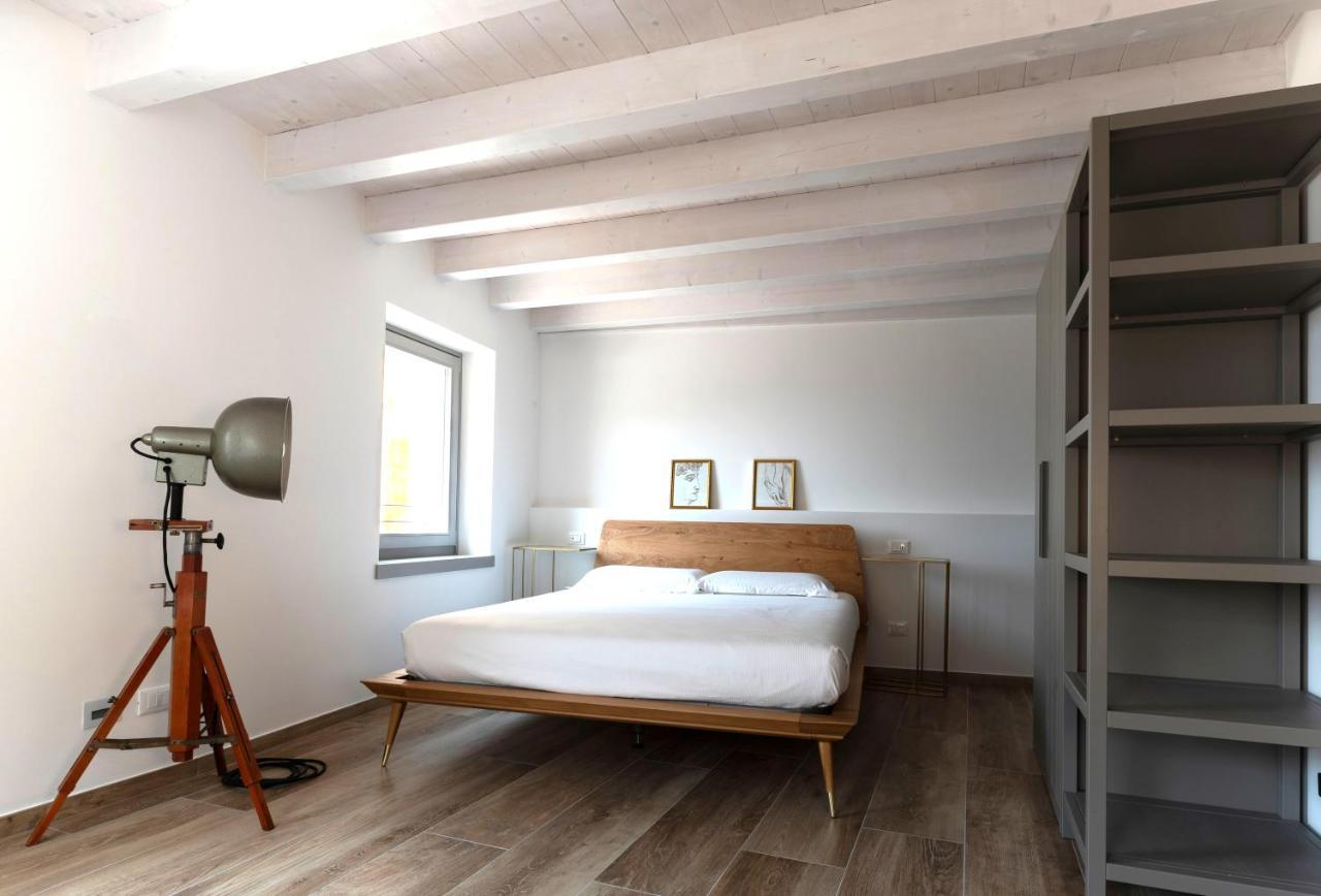 Absentia 1763 Garda Boutique Home - Lake Front Brenzone sul Garda Ngoại thất bức ảnh