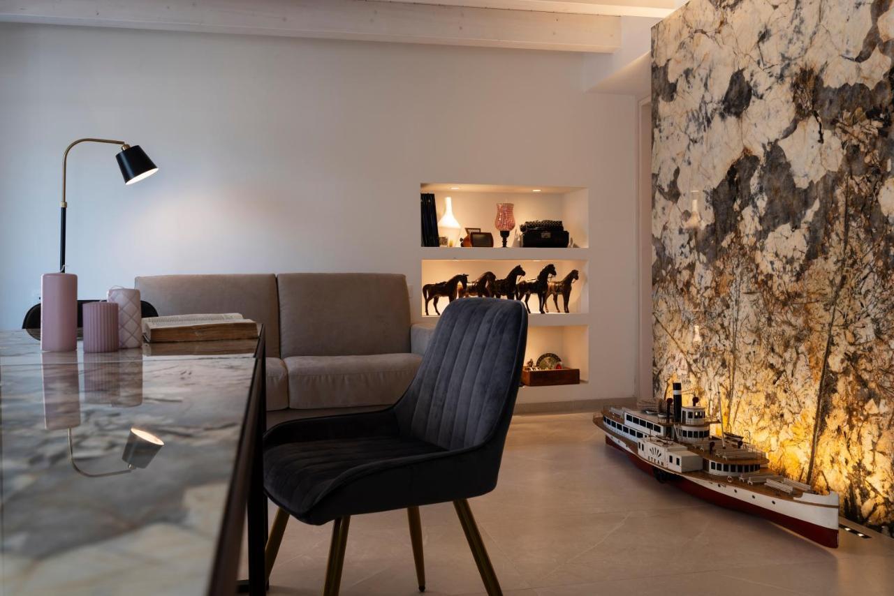 Absentia 1763 Garda Boutique Home - Lake Front Brenzone sul Garda Ngoại thất bức ảnh