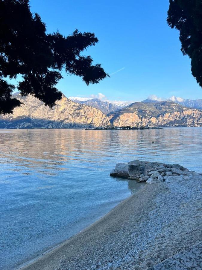 Absentia 1763 Garda Boutique Home - Lake Front Brenzone sul Garda Ngoại thất bức ảnh