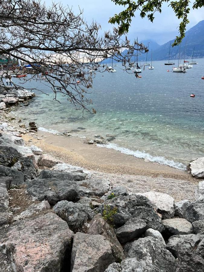 Absentia 1763 Garda Boutique Home - Lake Front Brenzone sul Garda Ngoại thất bức ảnh