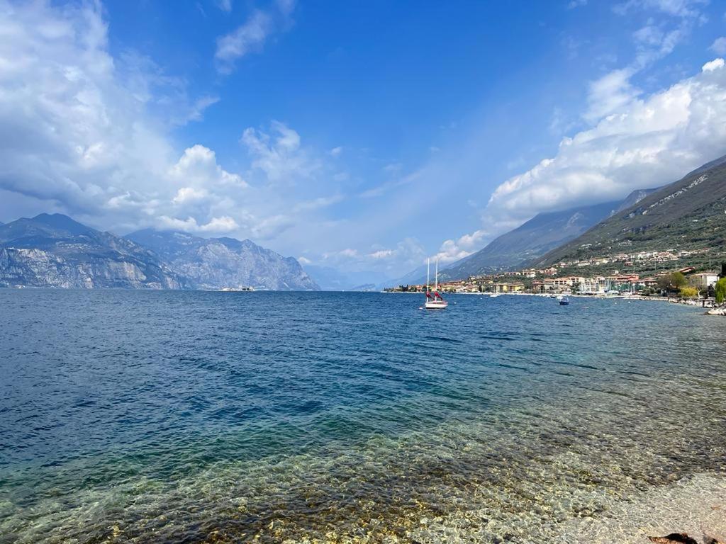 Absentia 1763 Garda Boutique Home - Lake Front Brenzone sul Garda Ngoại thất bức ảnh