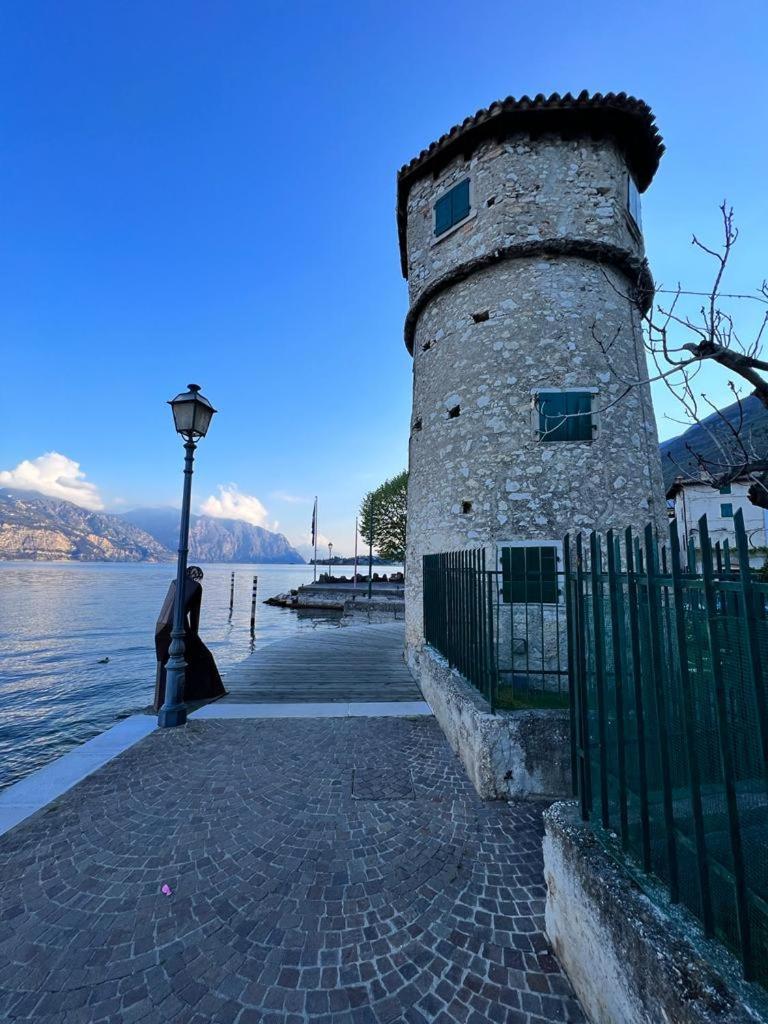Absentia 1763 Garda Boutique Home - Lake Front Brenzone sul Garda Ngoại thất bức ảnh
